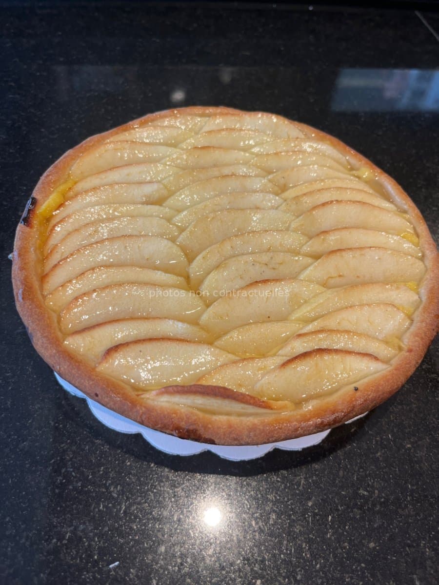 Tarte aux pommes tranchées
